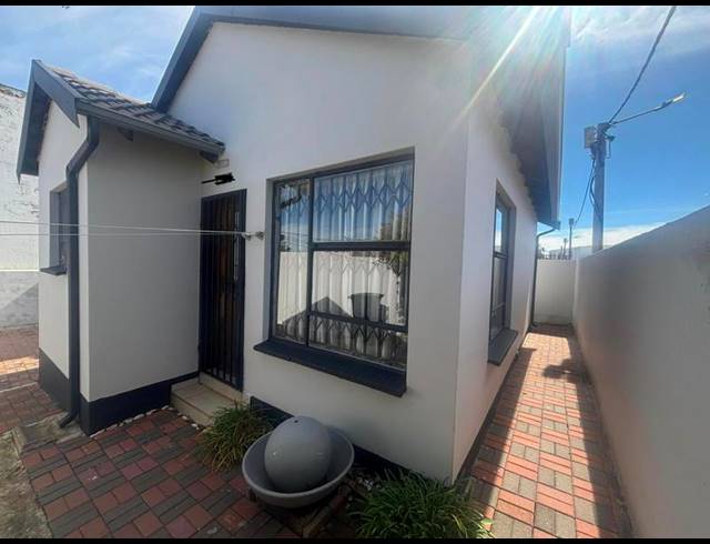 2 BEDROOM HOUSE FOR SALE IN FLEURHOF
